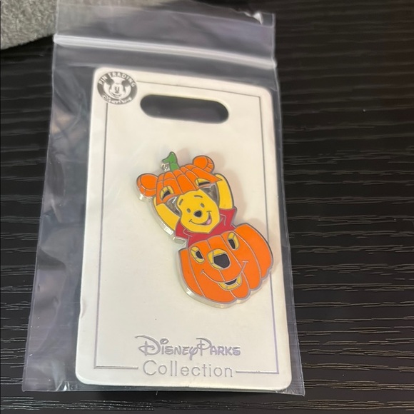 Disney Other - Disney Parks Collection Winnie the Pooh Pumpkin Pin